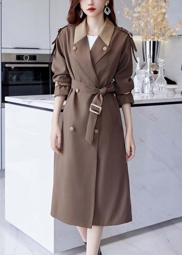 Well Tailored Coat with a Graceful Silhouette