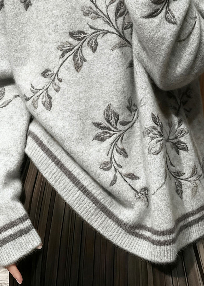 Effortlessly Elegant Sweater with a Timeless Design
