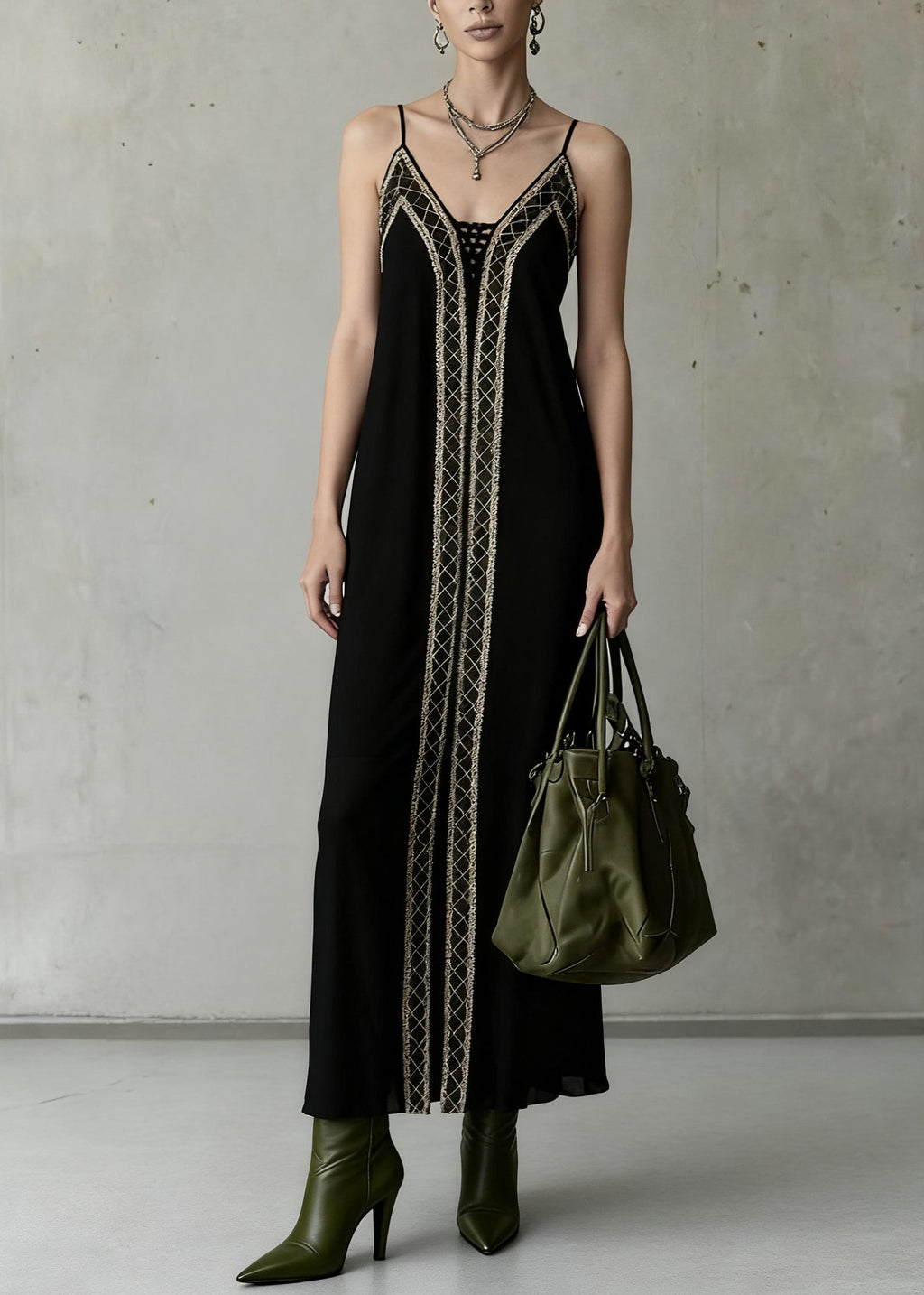Beautifully Finished Dress in a Timeless Design