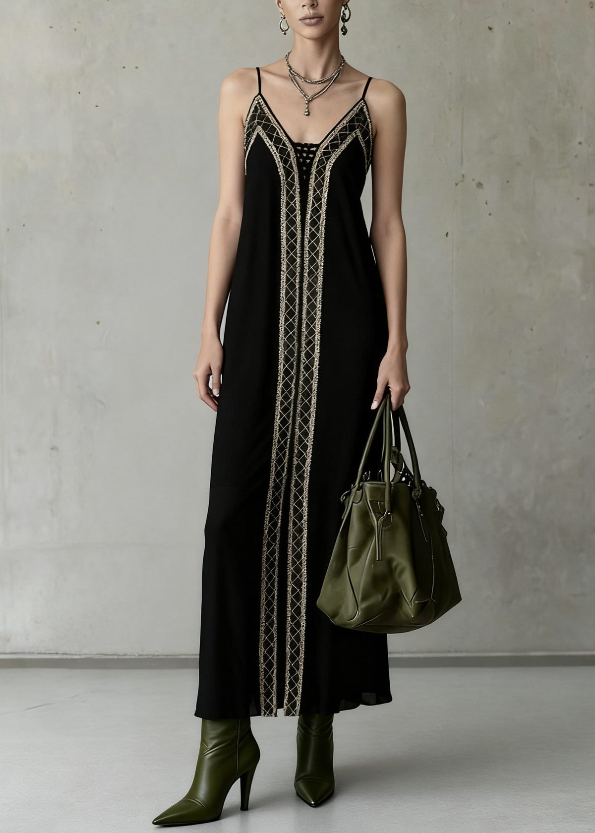 Beautifully Finished Dress in a Timeless Design