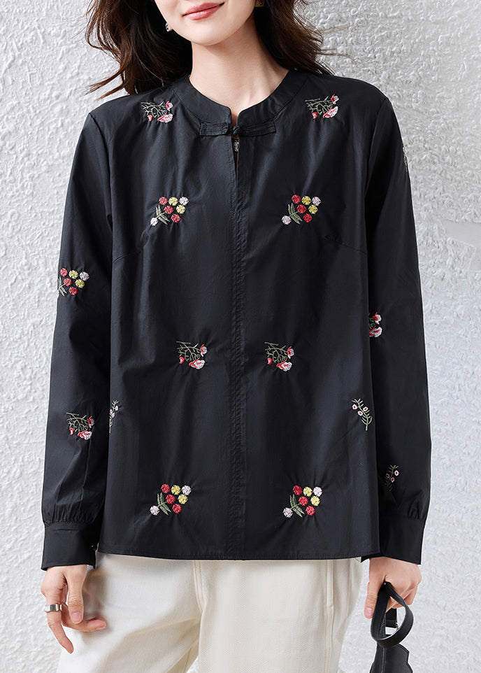 Effortlessly Elegant Top with a Timeless Design