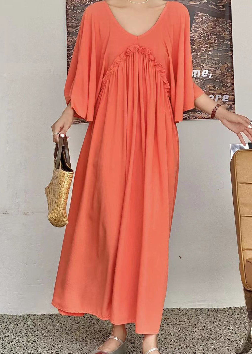 Well Tailored Dress with a Graceful Silhouette