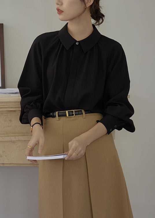 Well Tailored Blouse with a Graceful Silhouette