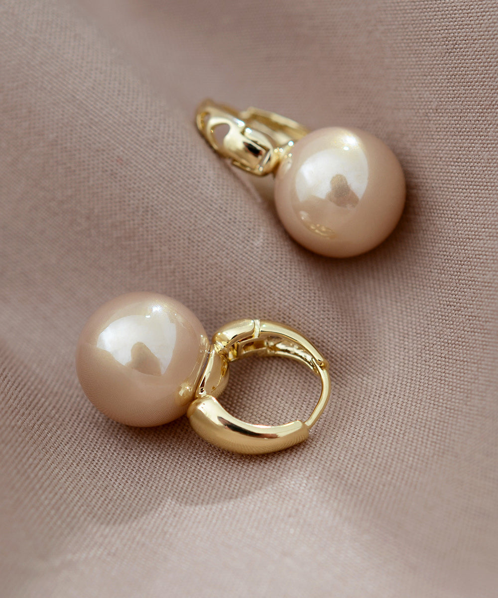 Classic Pearl Earring with Timeless Appeal