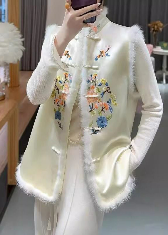 Effortlessly Elegant Coat with a Timeless Design