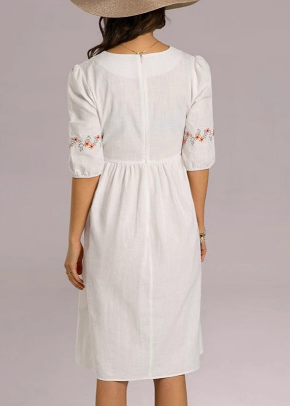 Classic Vintage Dress with a Flattering Fit