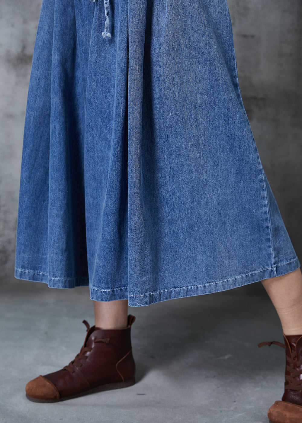 Well Tailored Pants with a Graceful Silhouette