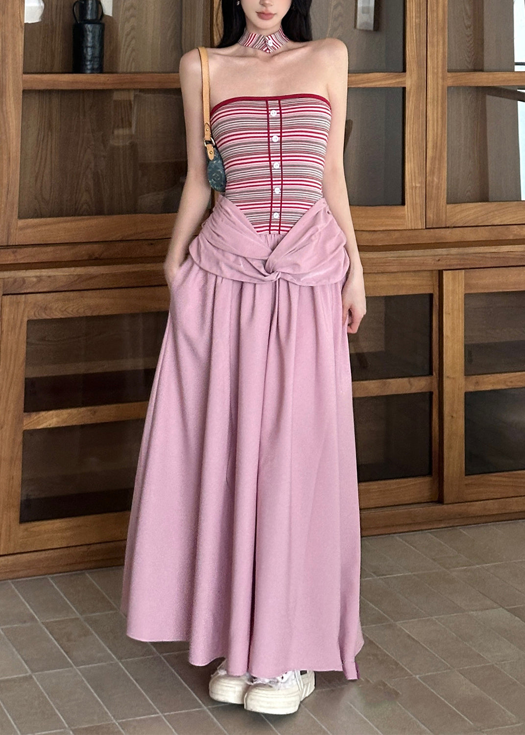 Beautifully Finished Dress in a Timeless Design