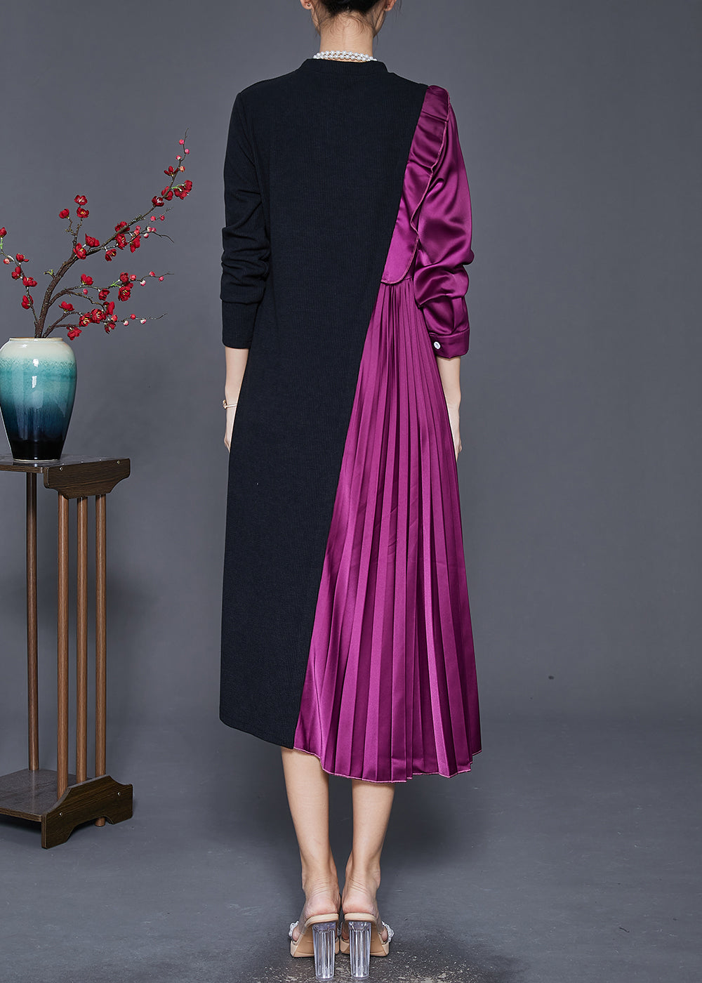 Well Tailored Dress with a Graceful Silhouette