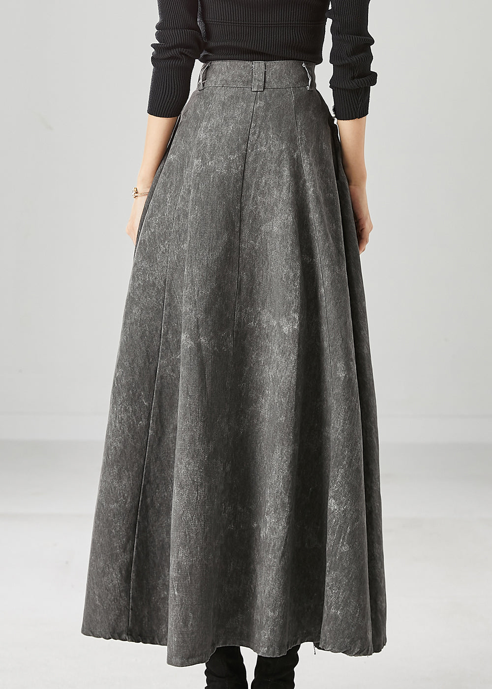 Well Tailored Garment with a Graceful Silhouette