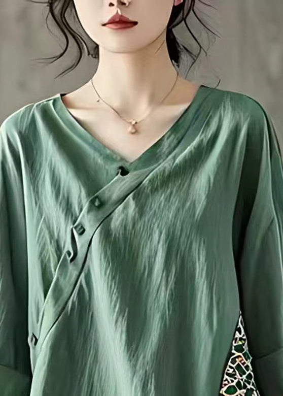 Effortlessly Elegant Top with a Timeless Design