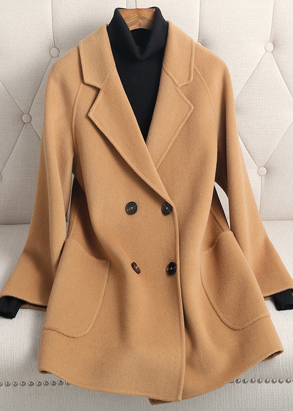 Well Tailored Coat with a Graceful Silhouette