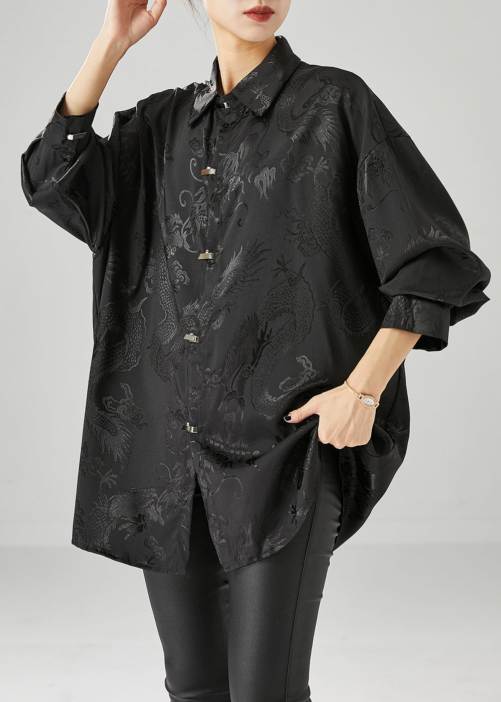 Beautifully Crafted Blouse in a Classic Style