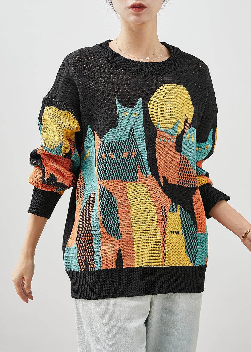 Effortlessly Elegant Sweater with a Timeless Design