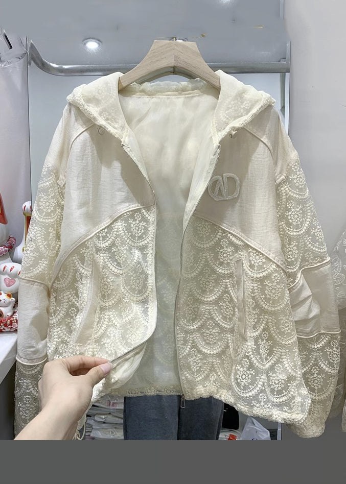 Effortlessly Elegant Coat with a Timeless Design