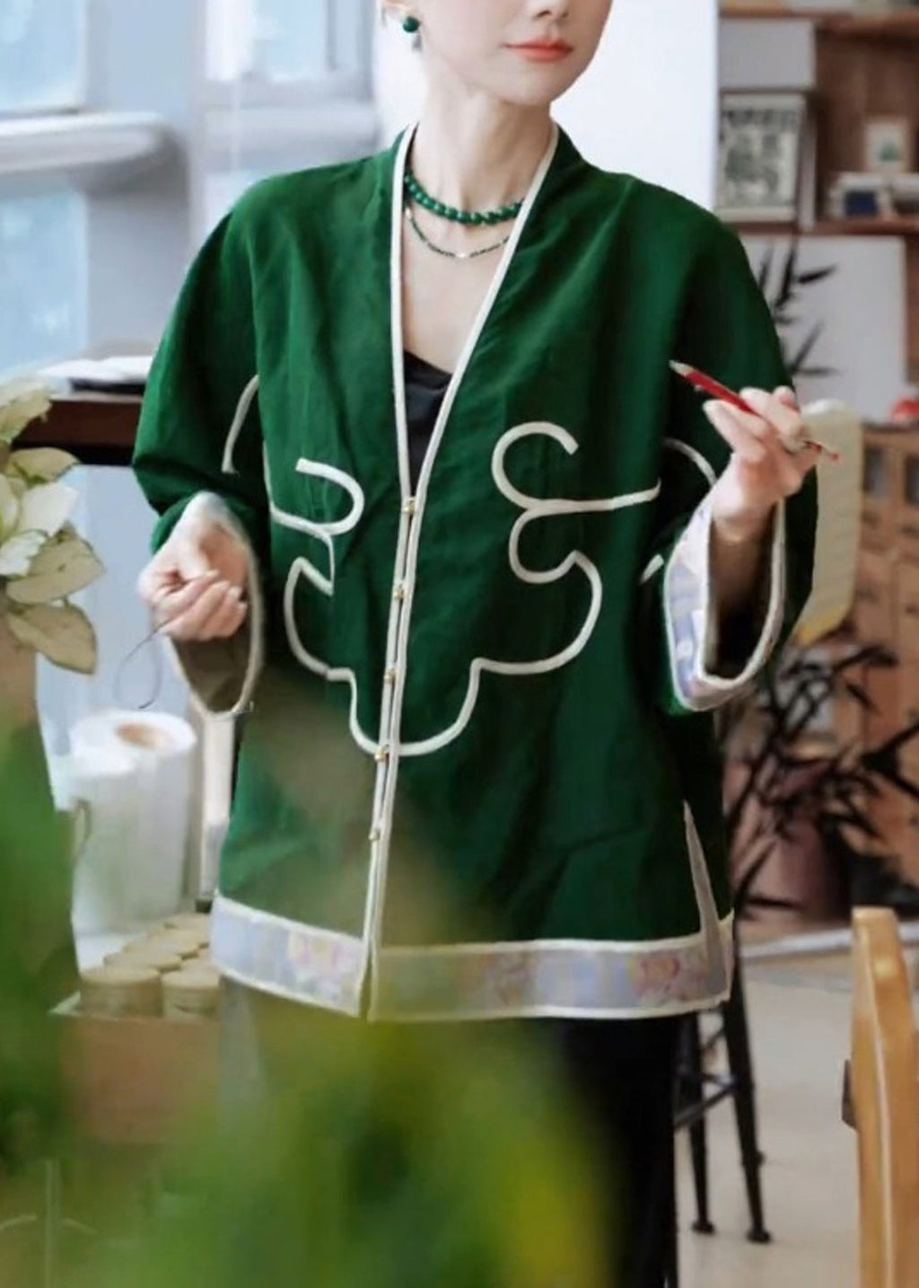 Effortlessly Elegant Cardigan with a Timeless Design