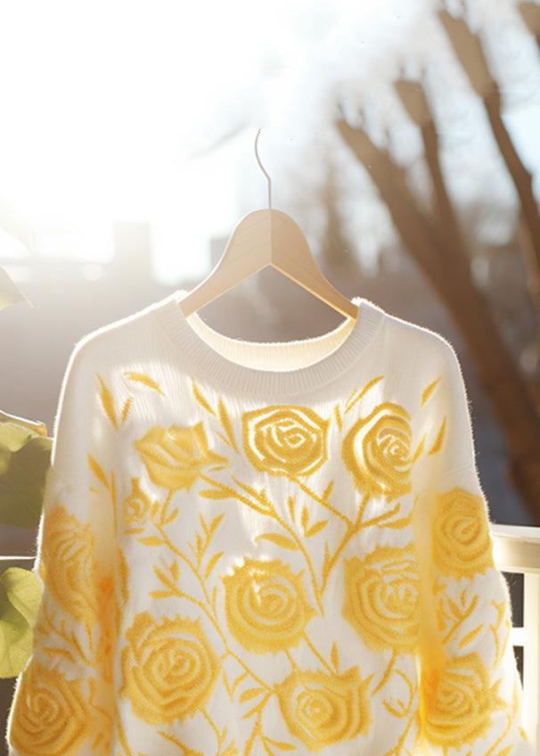 Well Tailored Sweater with a Graceful Silhouette