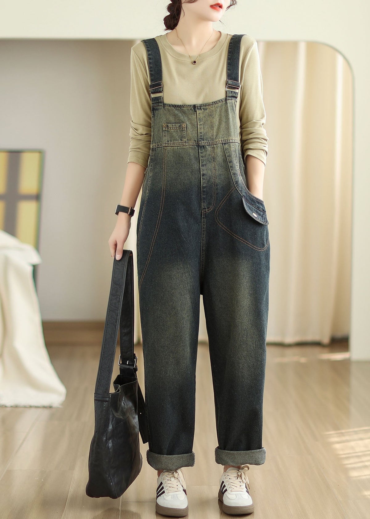 Effortlessly Elegant Garment with a Timeless Design