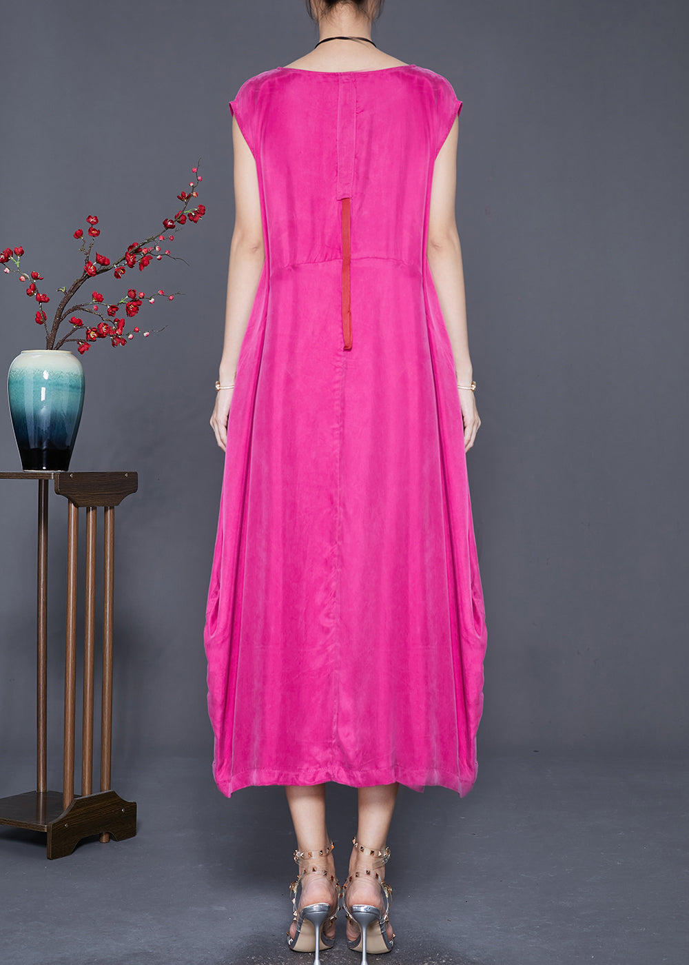 Classic Vintage Dress with a Flattering Fit