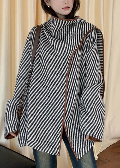 Well Tailored Coat with a Graceful Silhouette