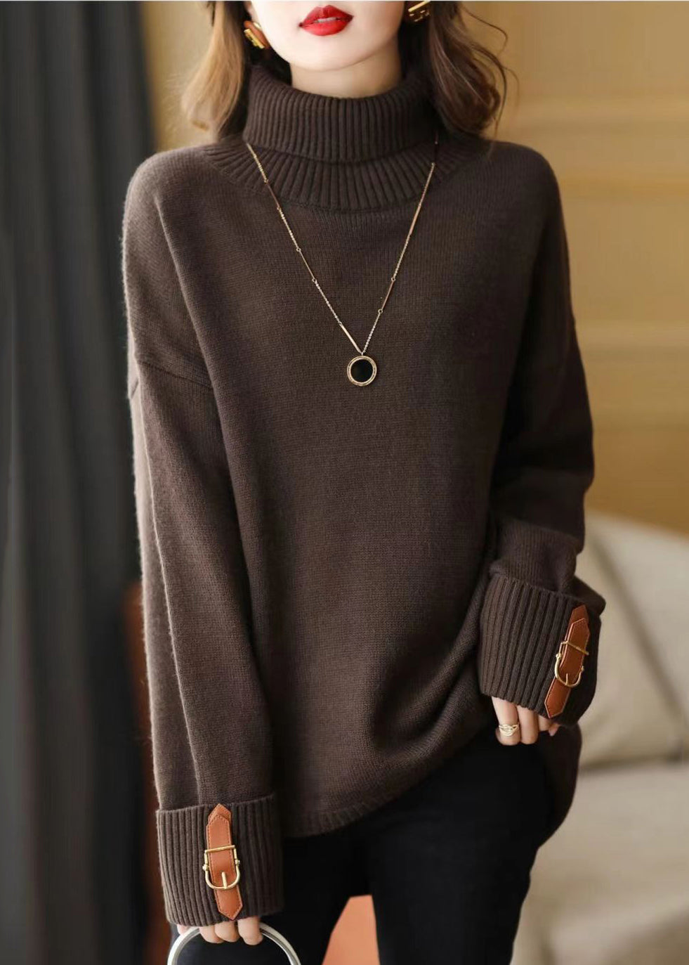 Well Tailored Sweater with a Graceful Silhouette