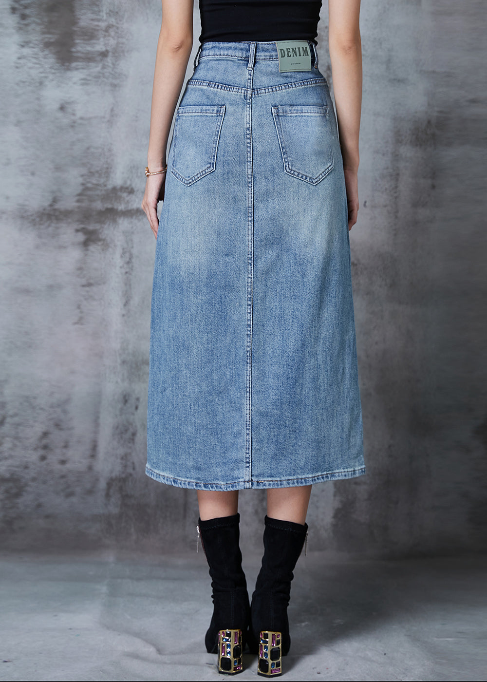 Gracefully Styled Garment for Any Occasion