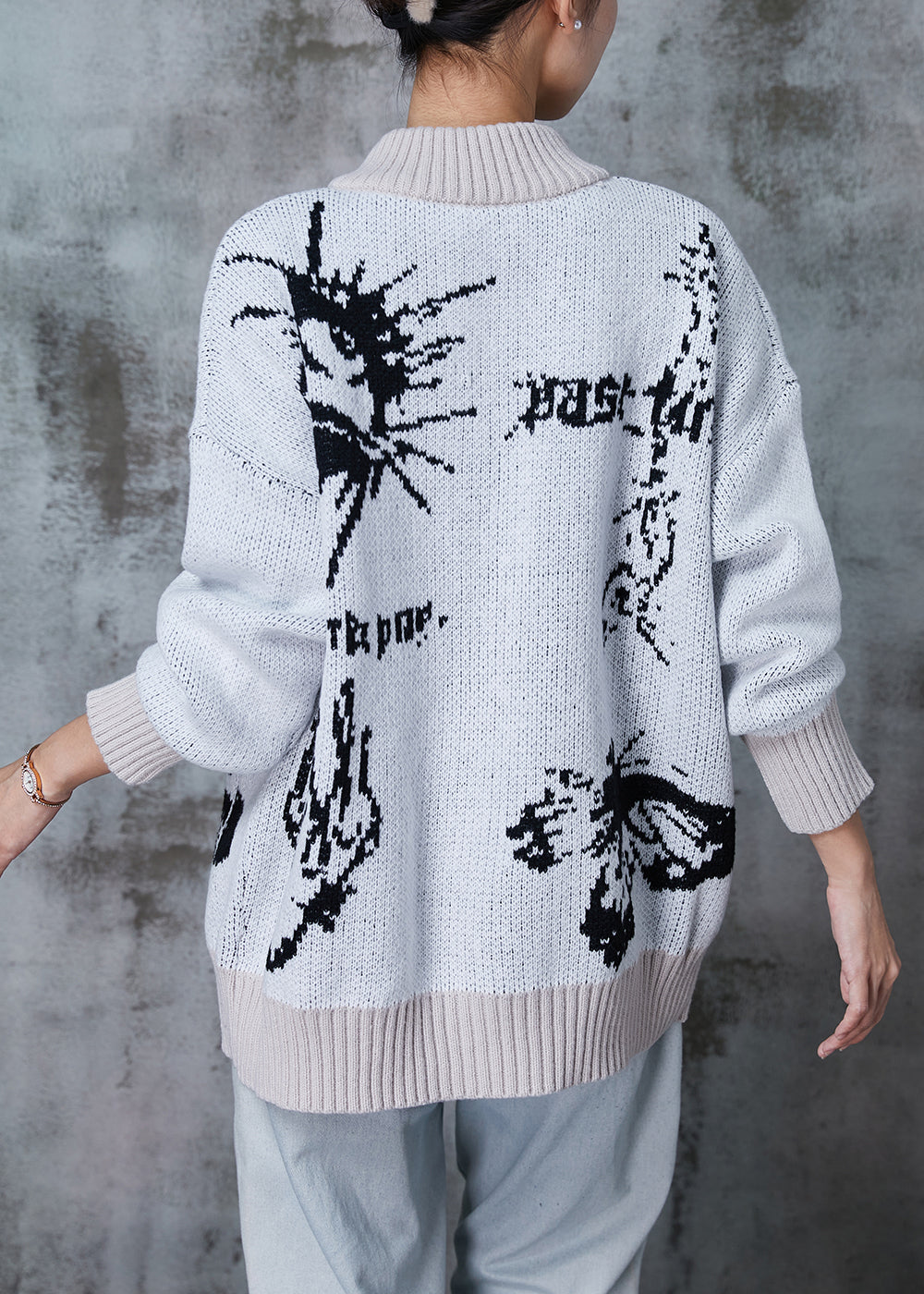 Elegantly Styled Cardigan for Everyday Wear