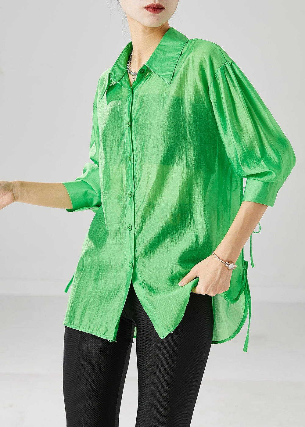 Classic Vintage Blouse with a Flattering Fit
