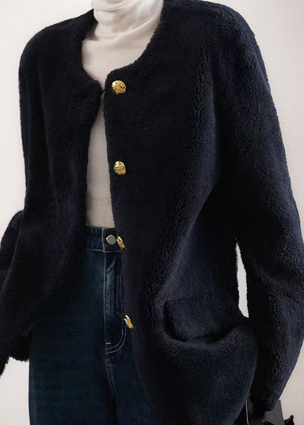 Effortlessly Elegant Coat with a Timeless Design