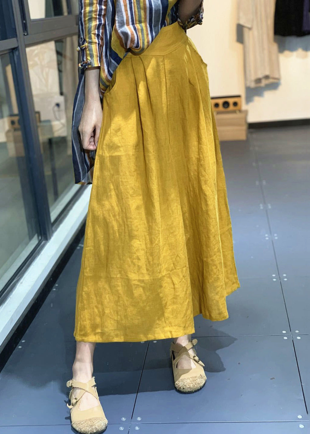 Classic Vintage Pants with a Flattering Fit