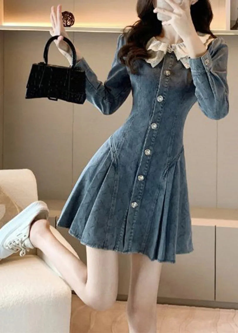 Classic Vintage Dress with a Flattering Fit