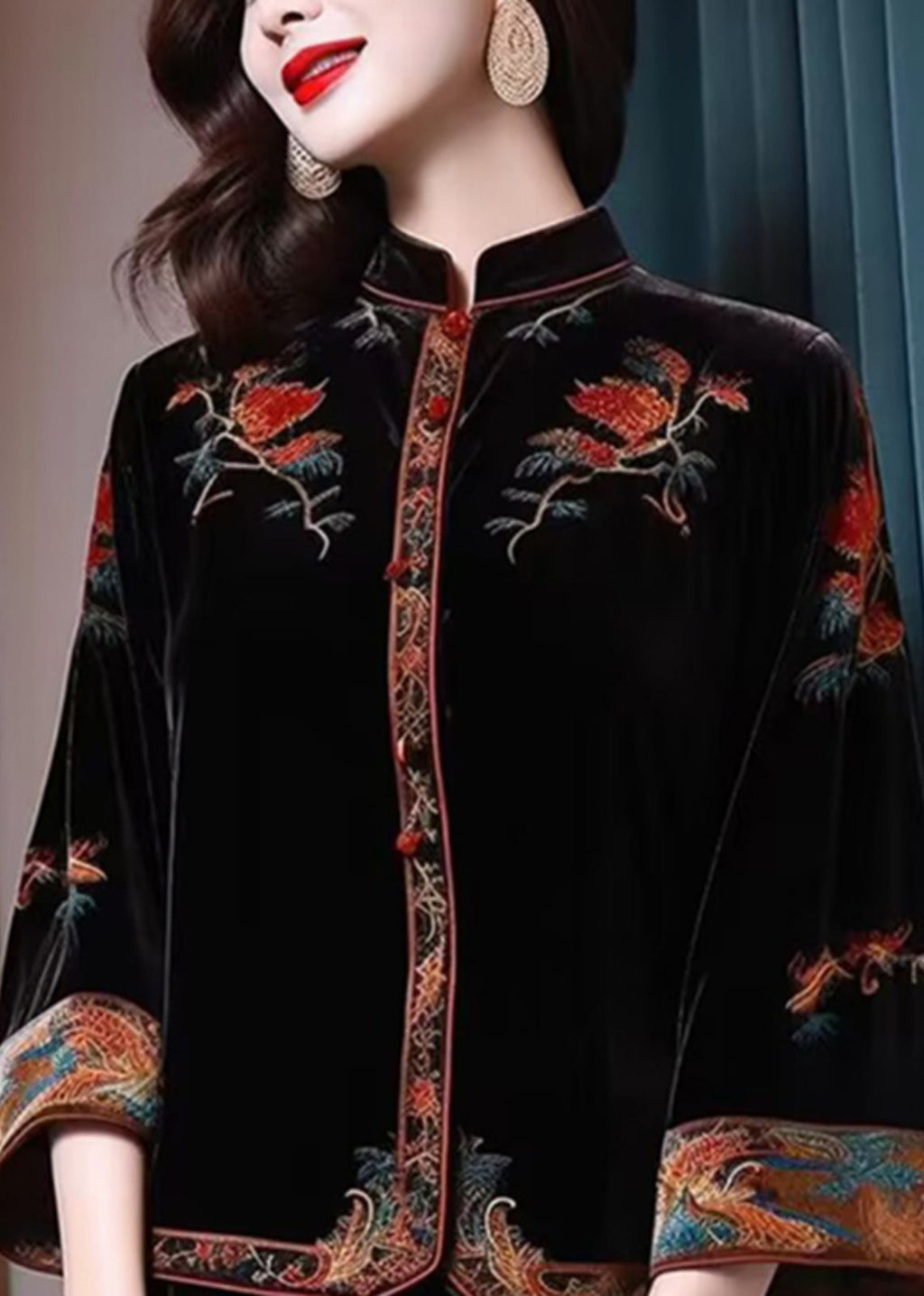 Well Tailored Top with a Graceful Silhouette