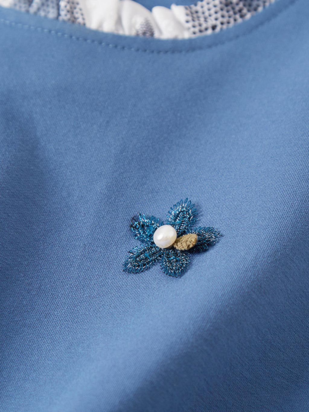 Effortlessly Elegant Top with a Timeless Design
