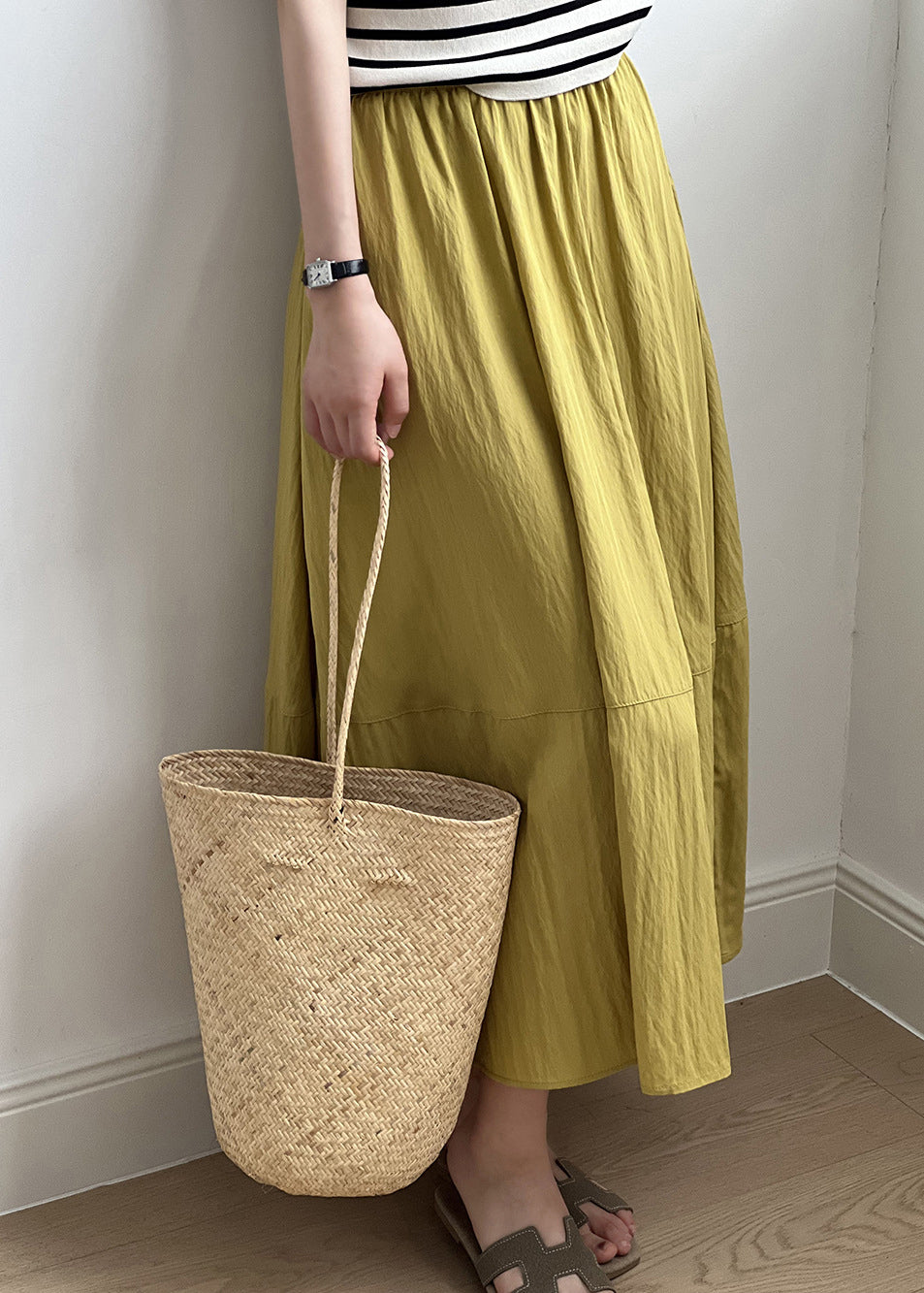 Effortlessly Elegant Garment with a Timeless Design