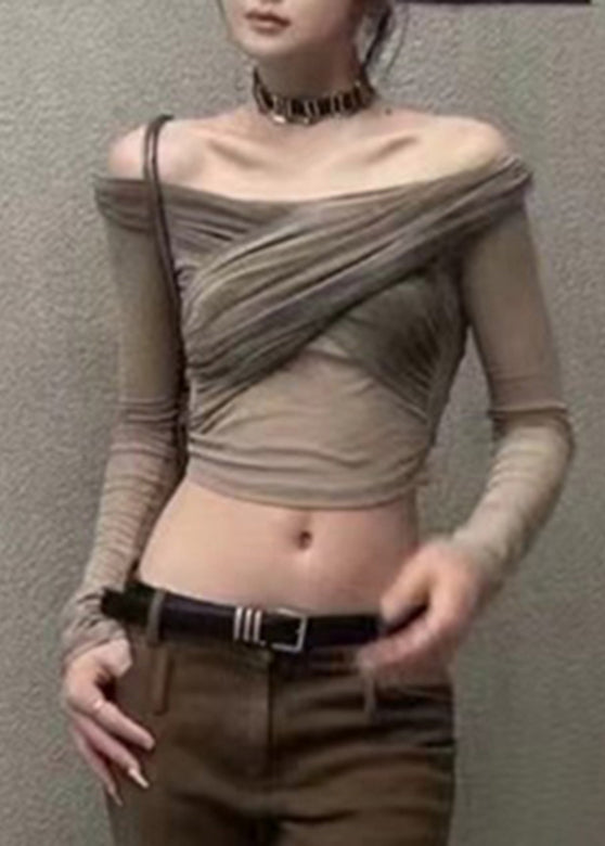 Well Tailored Top with a Graceful Silhouette