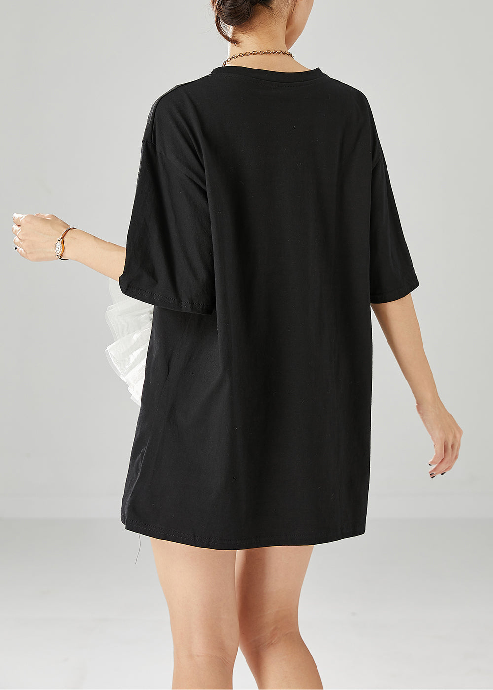 Effortlessly Elegant Top with a Timeless Design
