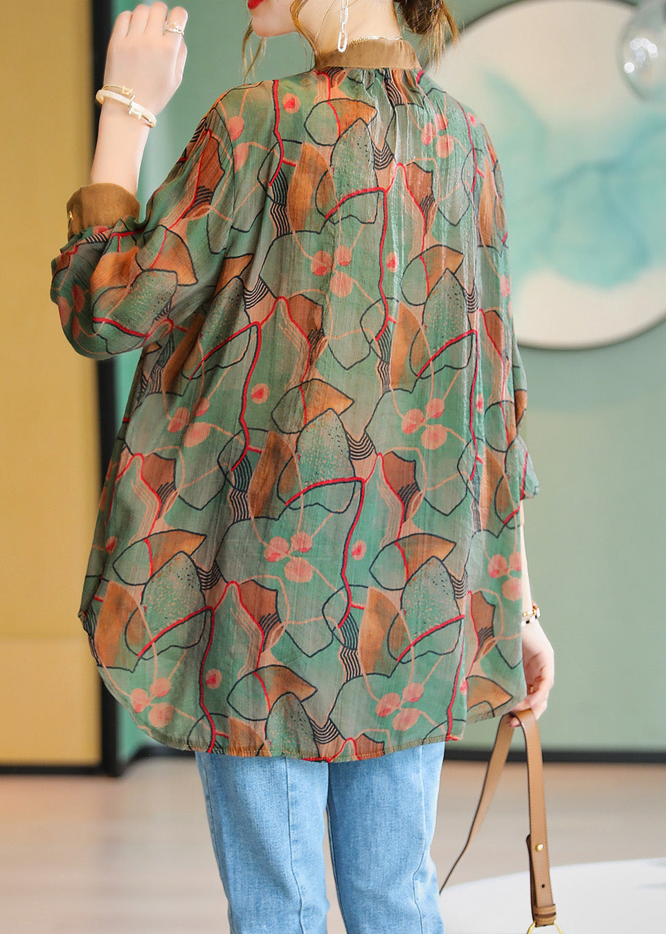 Classic Vintage Shirt with a Flattering Fit