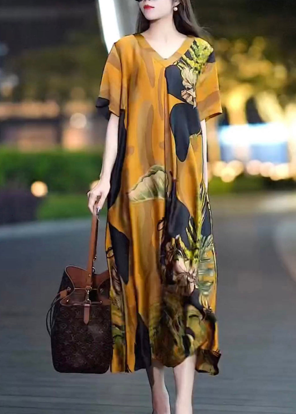 Classic Vintage Dress with a Flattering Fit