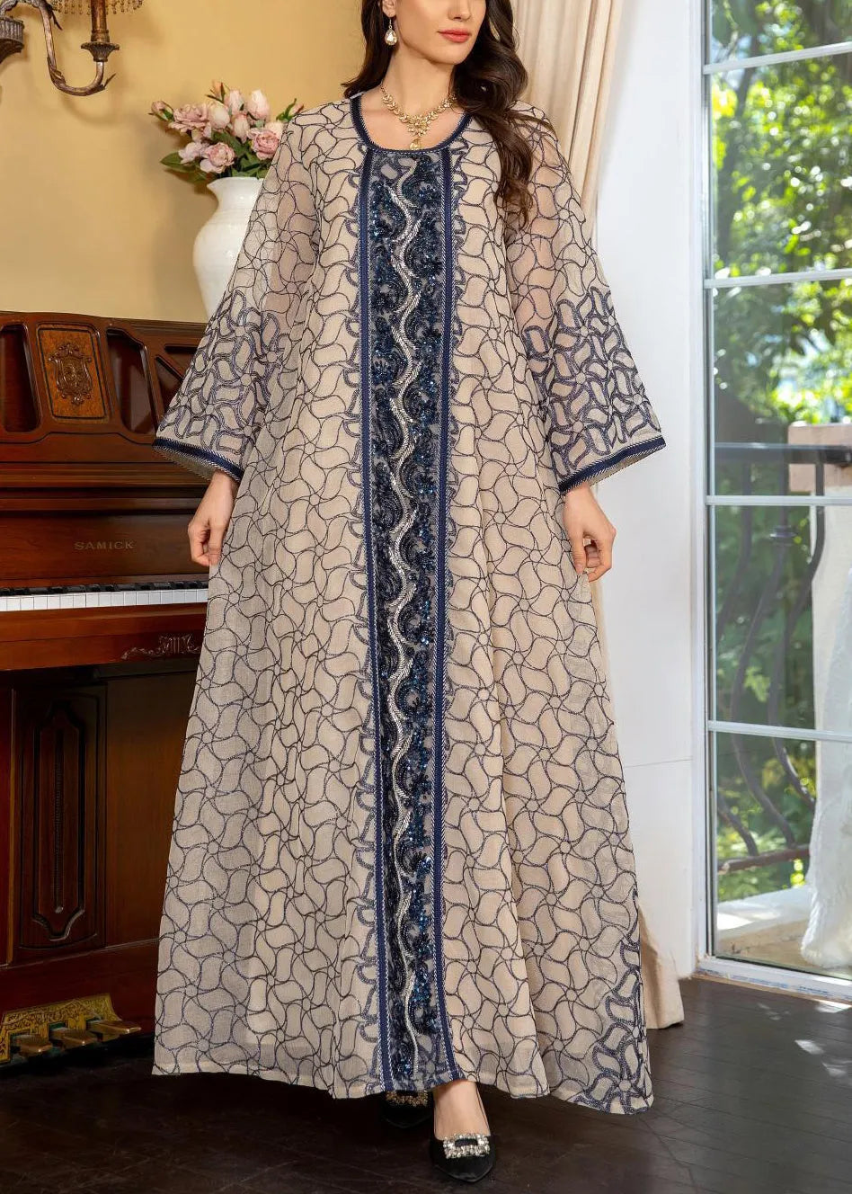 Classic Vintage Dress with a Flattering Fit