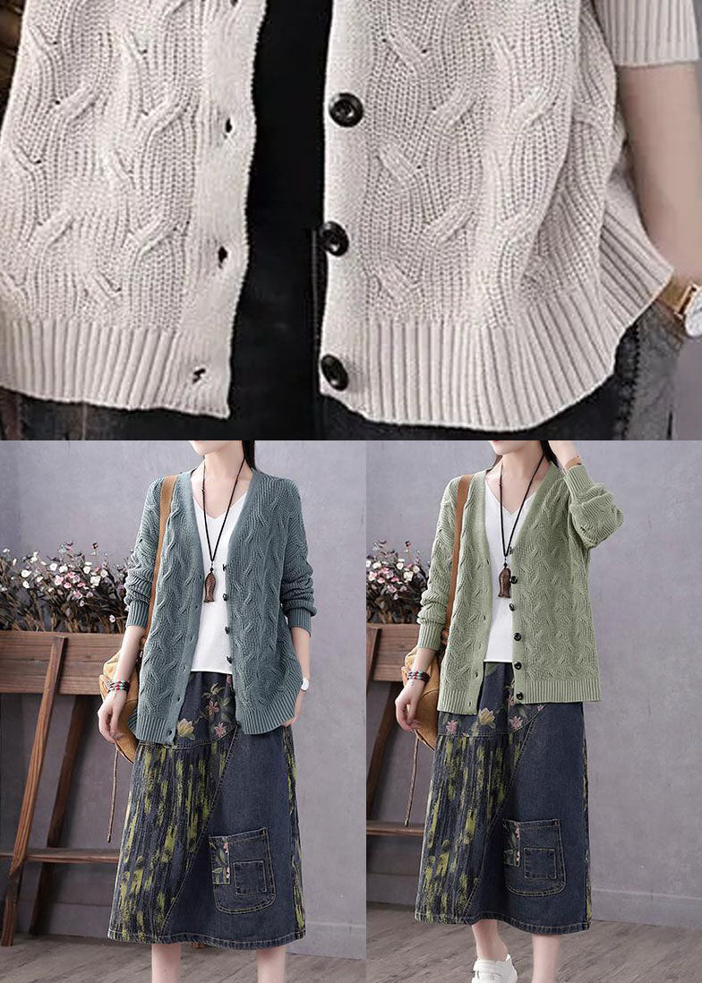 Effortlessly Elegant Sweater with a Timeless Design
