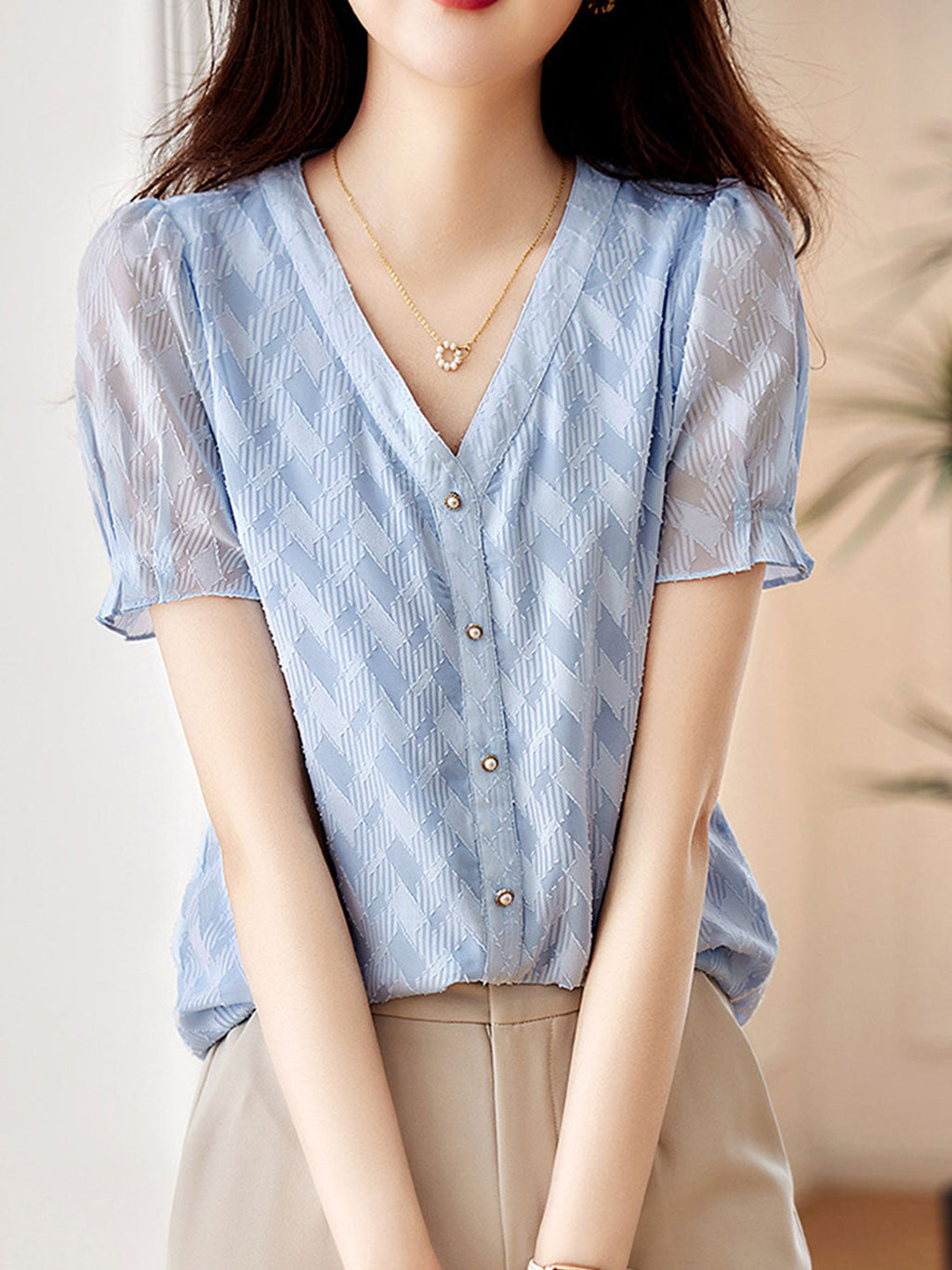 Effortlessly Elegant Top with a Timeless Design