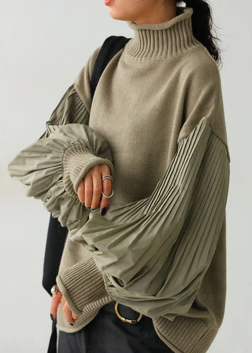 Well Tailored Sweater with a Graceful Silhouette