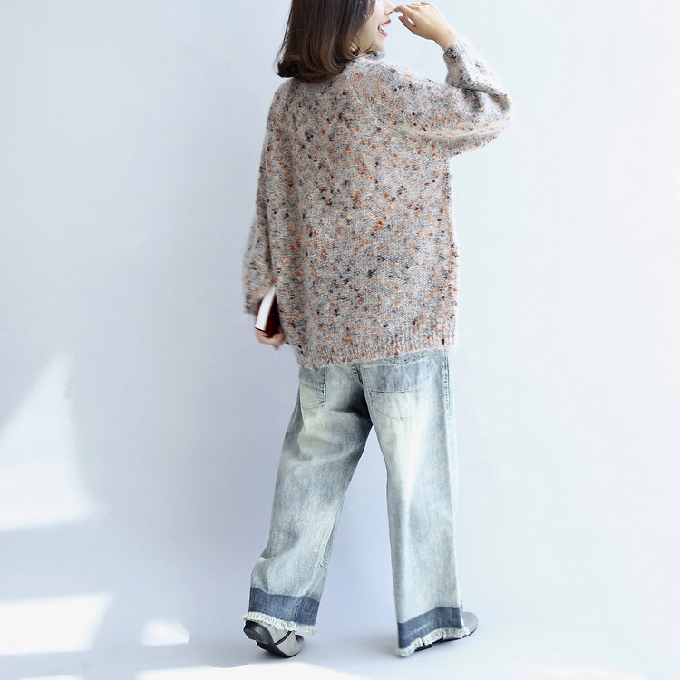 Effortlessly Elegant Sweater with a Timeless Design