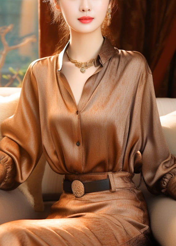 Sophisticated Blouse with a Clean Classic Look