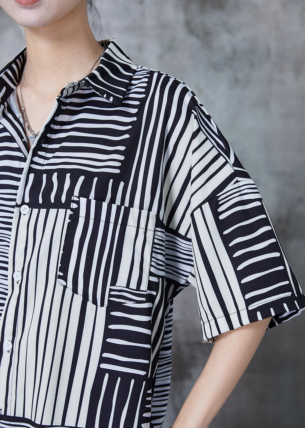 Effortlessly Elegant Blouse with a Timeless Design