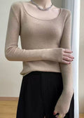 Well Tailored Top with a Graceful Silhouette