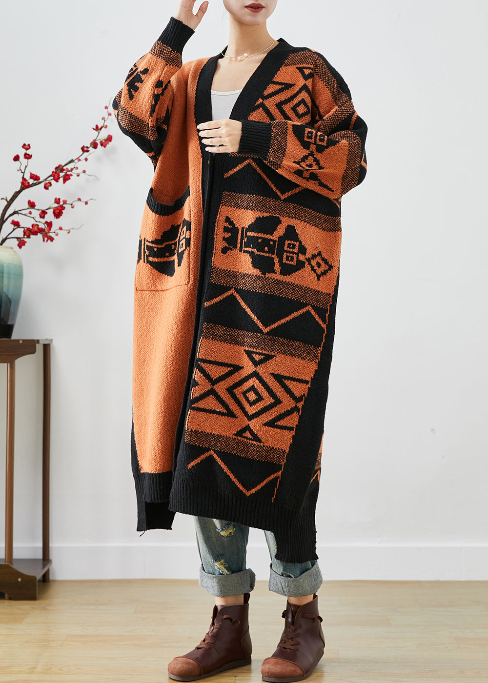 Well Tailored Cardigan with a Graceful Silhouette