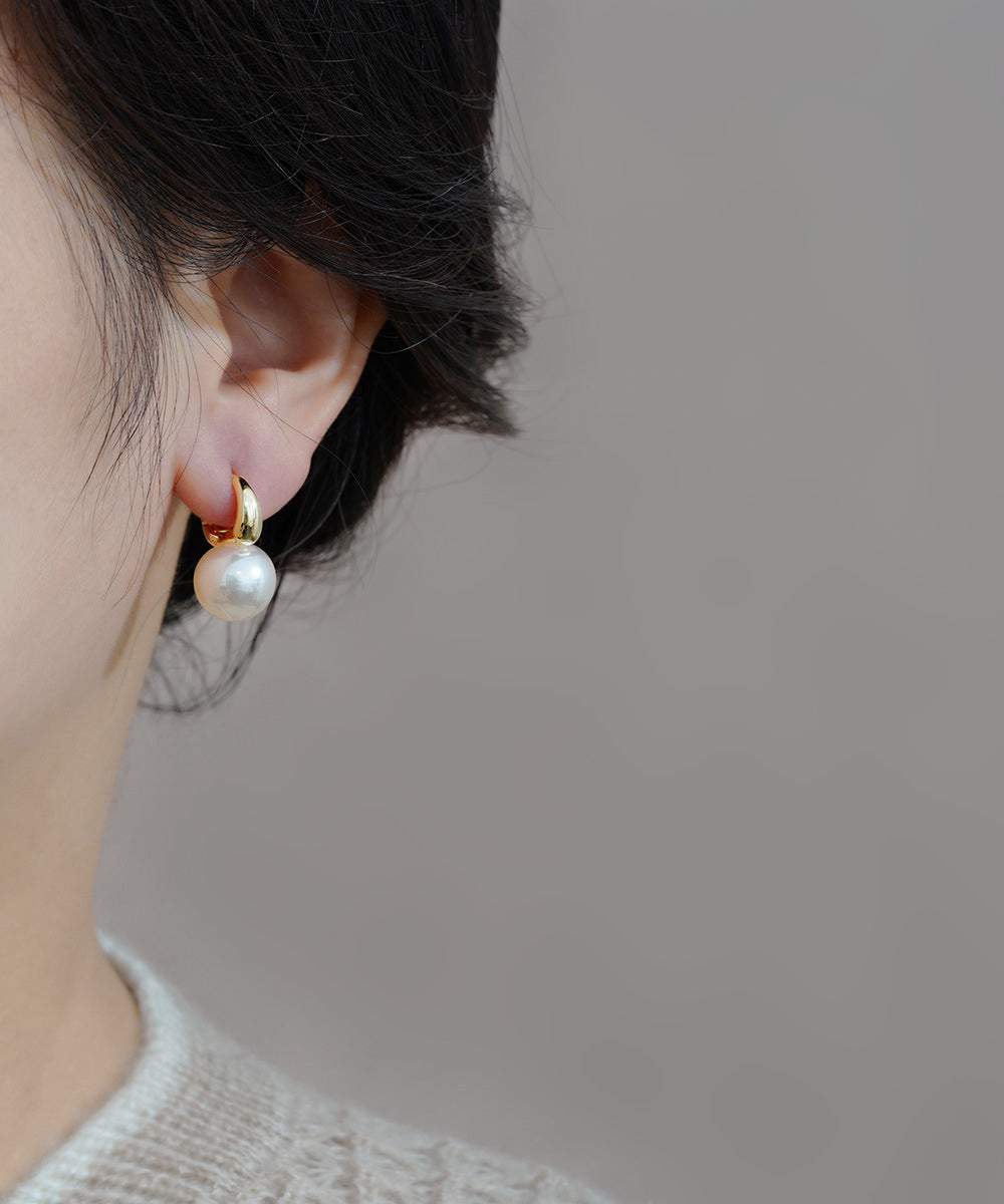 Classic Pearl Earring with Timeless Appeal