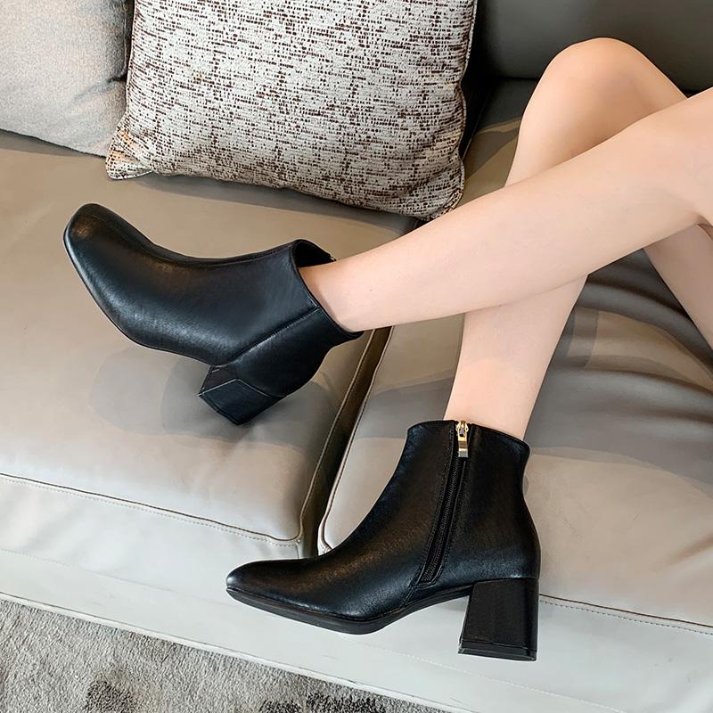 Chic Orthopedic Boots with Unique Design