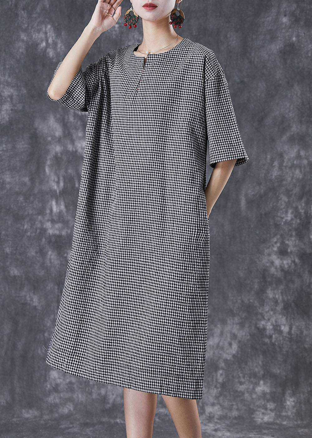 Beautifully Finished Dress in a Timeless Design